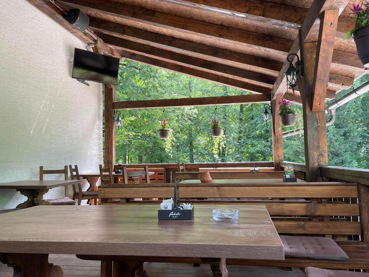 Hostel In Picerija Spajza Mojstrana Bagian luar foto