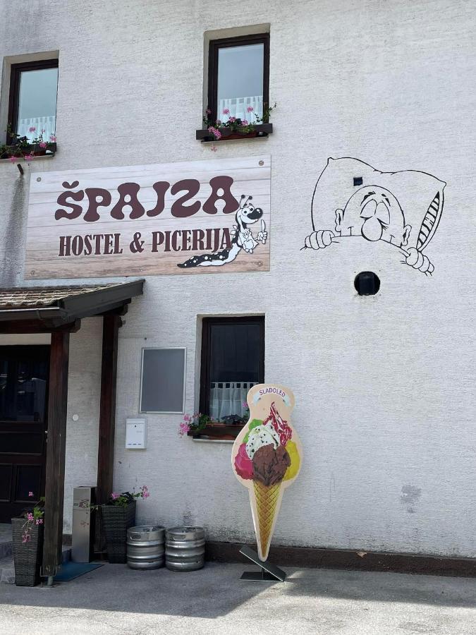 Hostel In Picerija Spajza Mojstrana Bagian luar foto