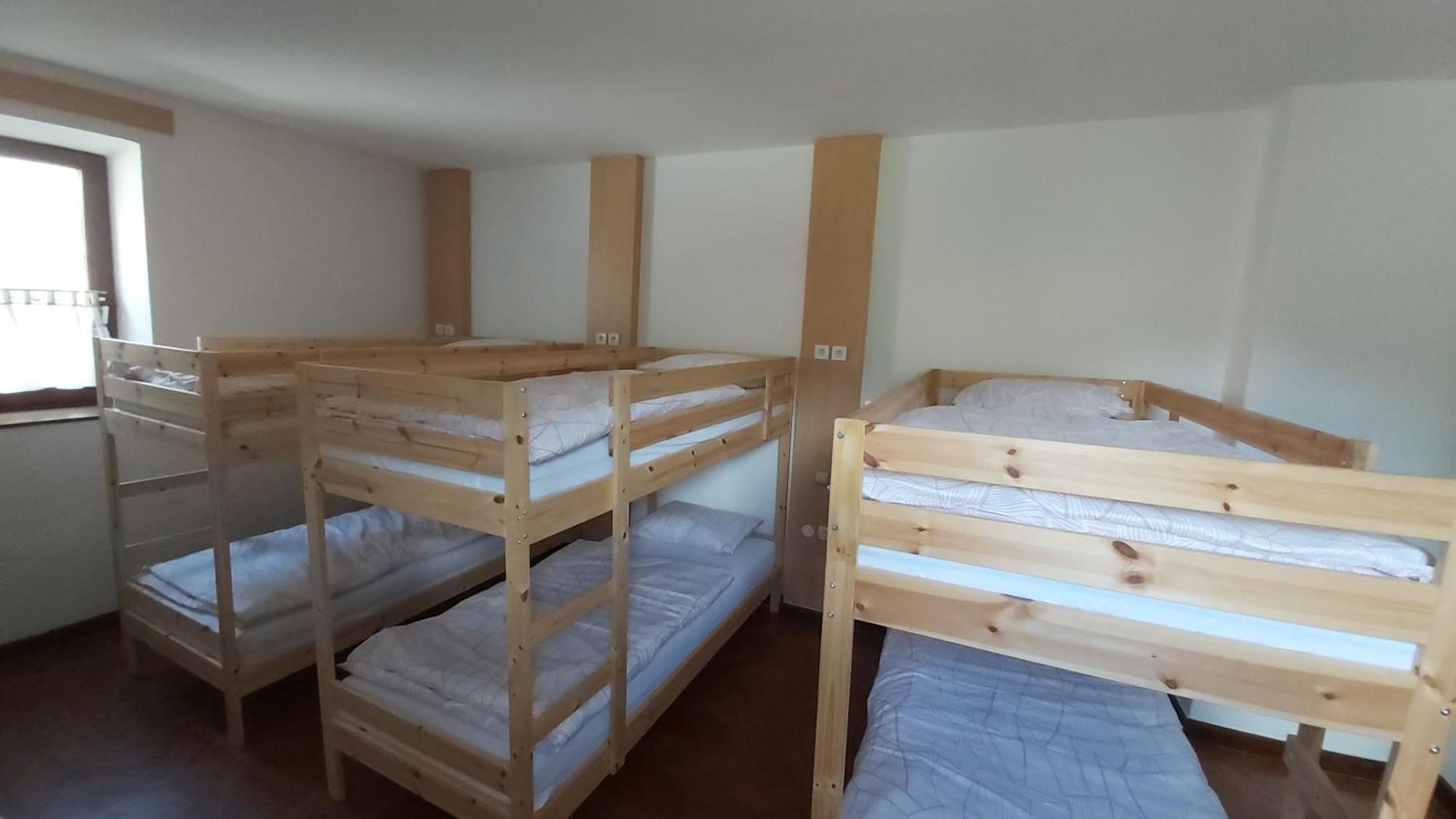 Hostel In Picerija Spajza Mojstrana Bagian luar foto