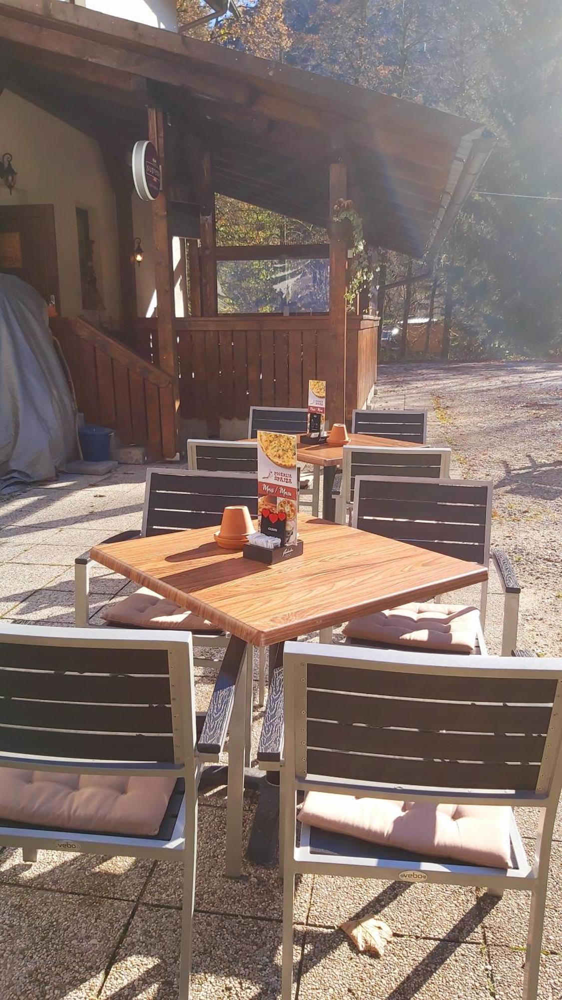 Hostel In Picerija Spajza Mojstrana Bagian luar foto